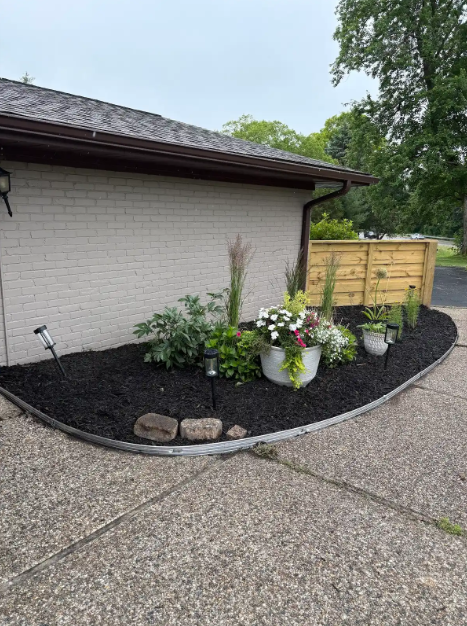 Curved Mulch Bed